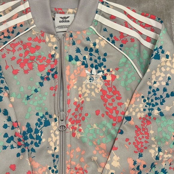 Girls gently used adidas tracksuit size 4-5y - Picture 3 of 7